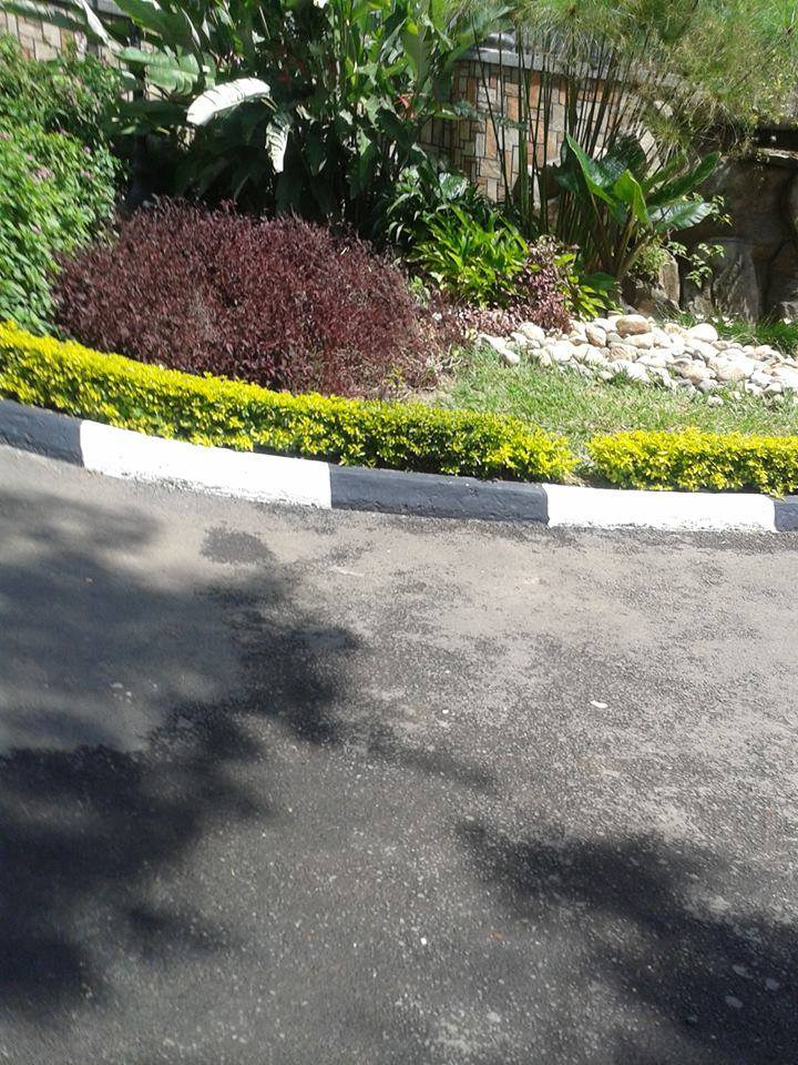 Passionsltd's tweet photo. The styles you choose are up to you, we will do it the exact way you want it. call us on +256 782 451967
+256 754 451967 #HomeAlone #beautifulhome #houses #compounddesign https://t.co/mnMBmWK7md https://t.co/f1oiqaZuqi