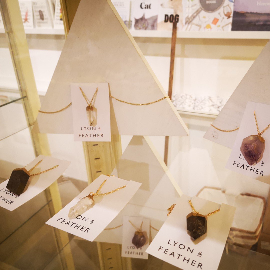 HarewoodHouse's tweet image. We are very excited to be working with the very talented @lyonandfeather. Everything is lovingly handmade in Sheffield, from the 9ct gold and silver jewellery, to the cloth pouches they arrive in and the logo. For sale in our retail outlets #buylocal #maker #craft #yorkshirecraft