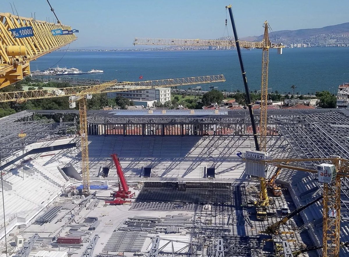 Şu güzelliği gördüğün anda aklına ilk geleni yaz 

#Göztepe #GözGözTv #GürselAkselGöztepeStadyumu