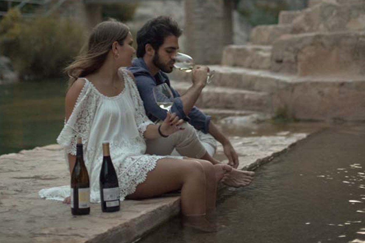 terresebretur's tweet photo. RT @ViOrigen: A la #TerraAlta totes les experiències acaben amb una copa de vi🍷! https://t.co/ree9ZF1TU6 #enoturisme #ViOrigen https://t.co/YpJzdyHehc