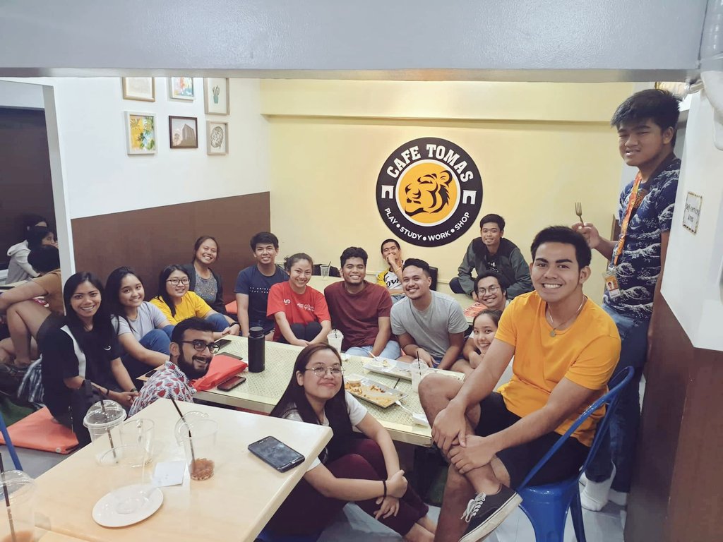 cafe_tomas's tweet photo. Despite the gloomy weather, we are still here to greet you with a warm smile! 😄
#PlayStudyWorkShop 😁 https://t.co/2edbJ0ABZr