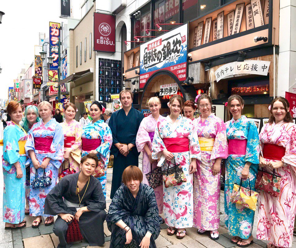 弦楽合奏団「ヴィルトゥオーゾ・アムール」(12名) を招聘しました。
jrex.or.jp/visiting-japan…

Мы пригласили струнный оркестр «Виртуозо Амур» (12 чел.) в Токио. 
jrex.or.jp/ru/visiting-ja…

#JREX