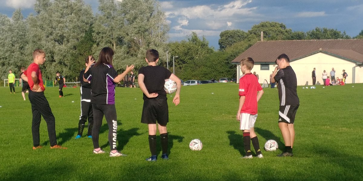 DeesidePhoenix's tweet photo. What a great night! 
All our teams training together with a real buzz about the place. Nice to welcome some new players to the Club as well ...
#wearedeesidephoenix #funfootball #football #everyonegetstoplay #giveitago https://t.co/4nhfMcCV3E