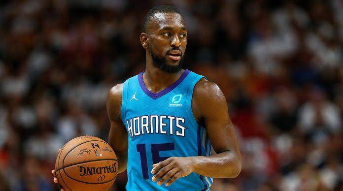 basketist's tweet photo. Charlotte Hornets'in bu yaz Boston Celtics'e katılan Kemba Walker'a önerebileceği süper maksimum kontrat yerine (5 yıl-221 milyon dolar) 60 milyon dolar daha düşük bir teklifte bulunduğu ortaya çıktı. (@ShamsCharania) https://t.co/2MJAu1jEBn