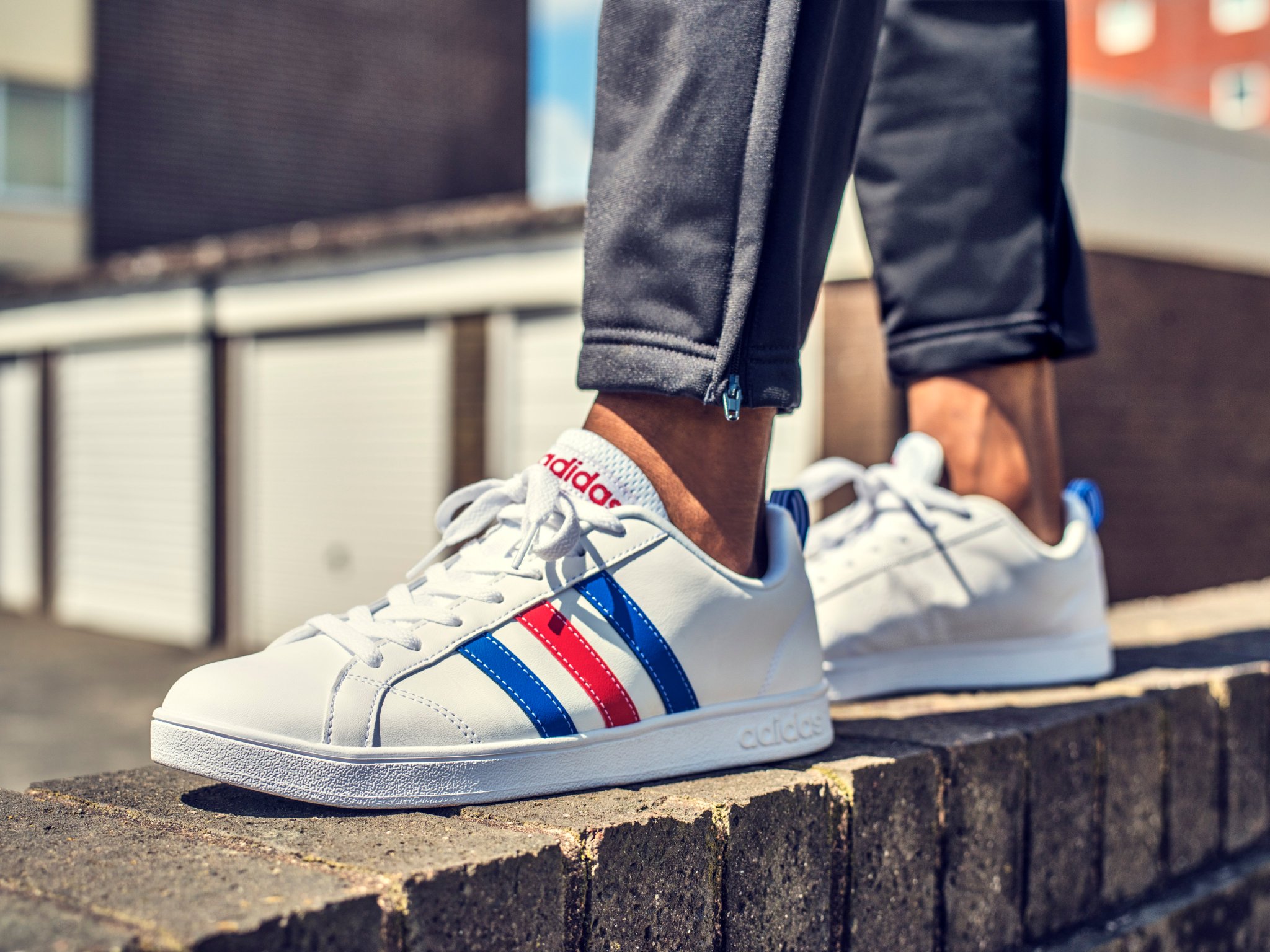 parachute oppakken Geneigd zijn Sports Direct on Twitter: "70s inspired 🔴🔵 The adidas Grand Court  celebrates a mash up of adidas' court shoes. Grab yours here:  https://t.co/JKwVISx6fE #adidas #sneakers #lifestyle  https://t.co/CCTy6UVW9D" / Twitter