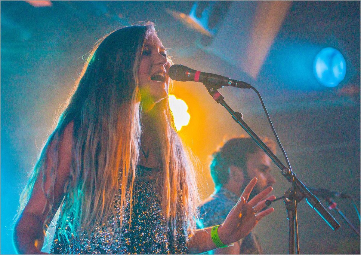SJ_Mortimer's tweet photo. Playing @theflyingpigpub tonight from 9pm! Come say hey - oh and don’t forget to sign the petition to save this magical pub of musical wonderment and joy! 💕🐷🎶🤠 #savetheflyingpig #lovelivemusic #tonight #theflyingpig #singersongwriter https://t.co/d5XDUognhe