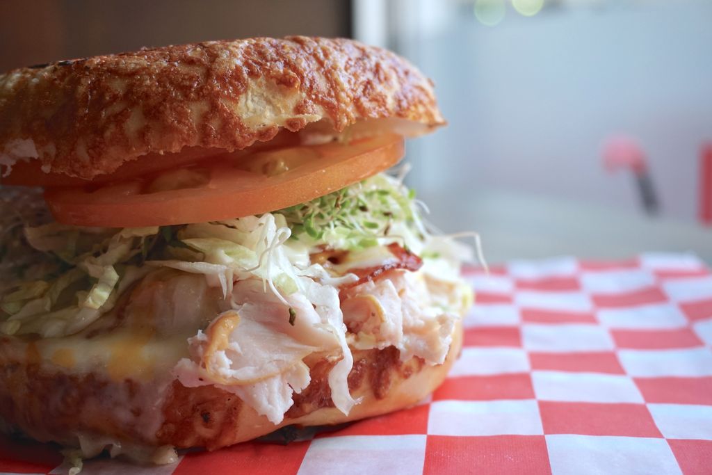 When you think of an iconic bagel sandwich, no other should come to your mind unless it's the Ridgeline! Turkey, veggie cream cheese, bacon, colby, cheddar, tomatoes, lettuce, sprouts &amp; finally mayo. All steamed to perfection. 

#sullyssteamers #bagelsandwich