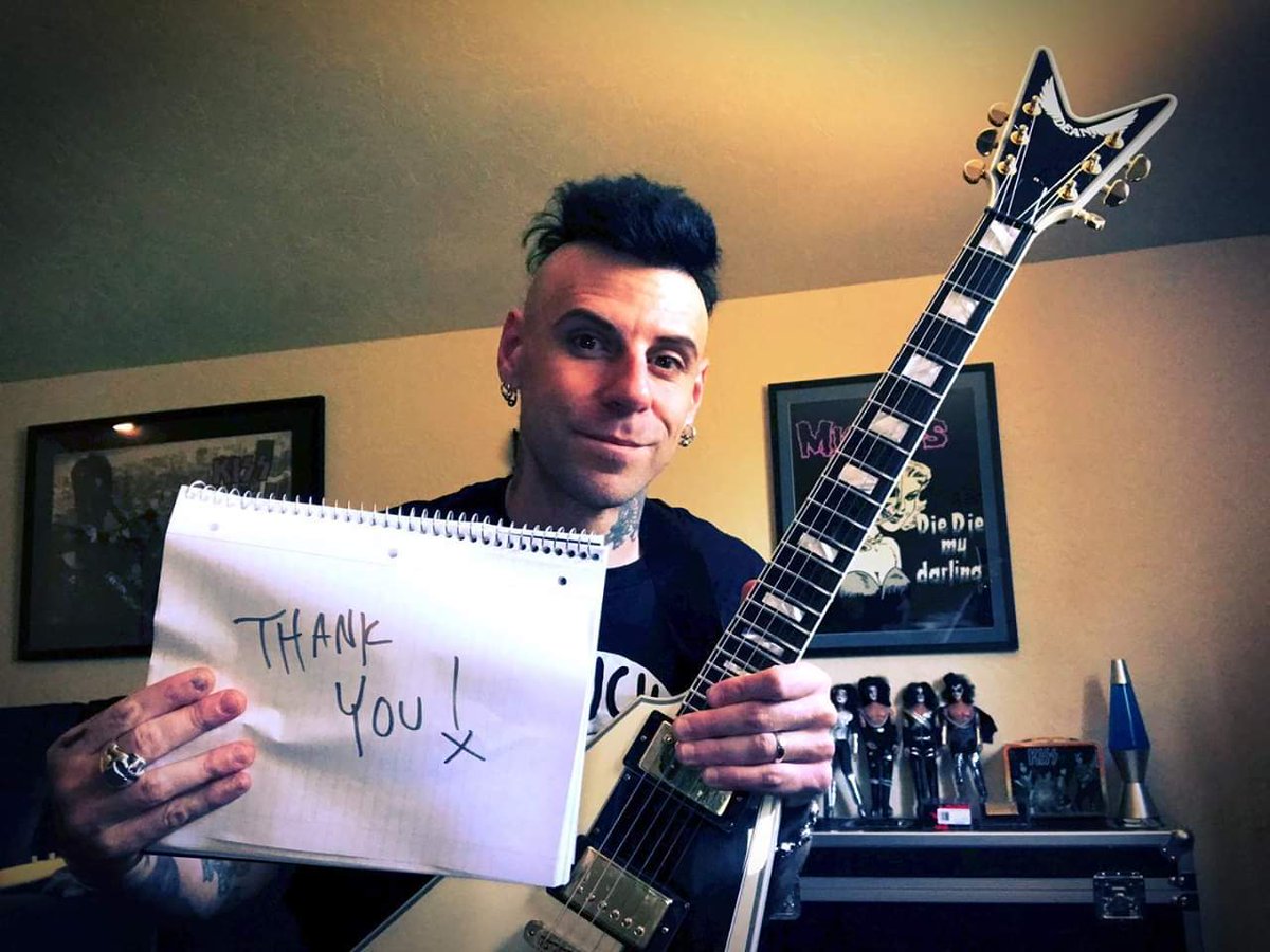 ArmyCoreyTaylor's tweet image. One more sappy post before I put this thing down and go camping for a few days. Have a fun weekend and thank you all!🤘🏻 #negativebalance #christianmartucci #thankyou 
Via Christian's FB