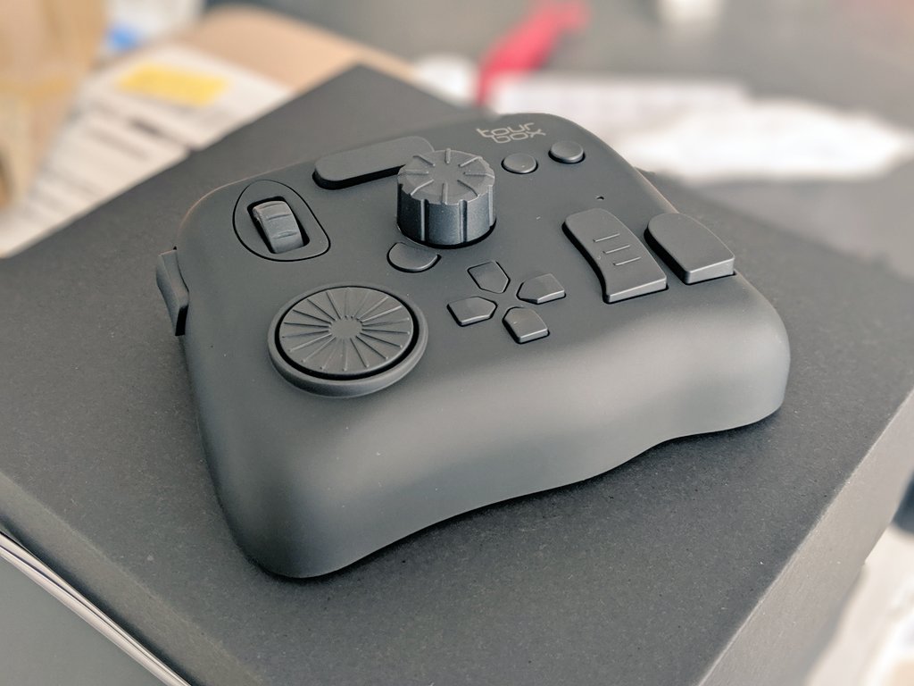 Wassim.wasm on Twitter: "OMG!! It's here: the Tour Box 😍  https://t.co/i0Bxgv5aYA" / Twitter