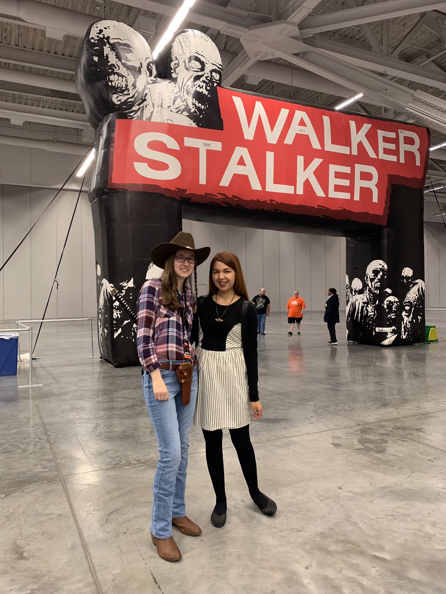SHeroes_Movies's tweet photo. Iβm so happy that I finally got to meet @writtenbysara at @WalkrStalkrCon Cleveland! I had so much fun hanging with you! β€οΈ
#wsccleveland #wsc #walkerstalkercon https://t.co/EsK9kj4gHU