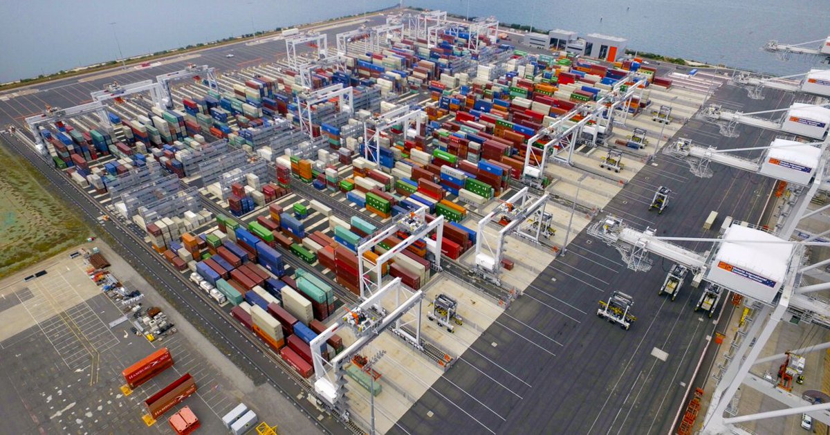 Kalmarglobal's tweet photo. "Until recently, many terminal automation efforts have been run like complicated science projects. We need to move away from this mindset, providing an integrated package that lets terminals automate with ease." https://t.co/TWYlpTVef5 #OneTerminal @naviscargo https://t.co/XjbdpcnoYr