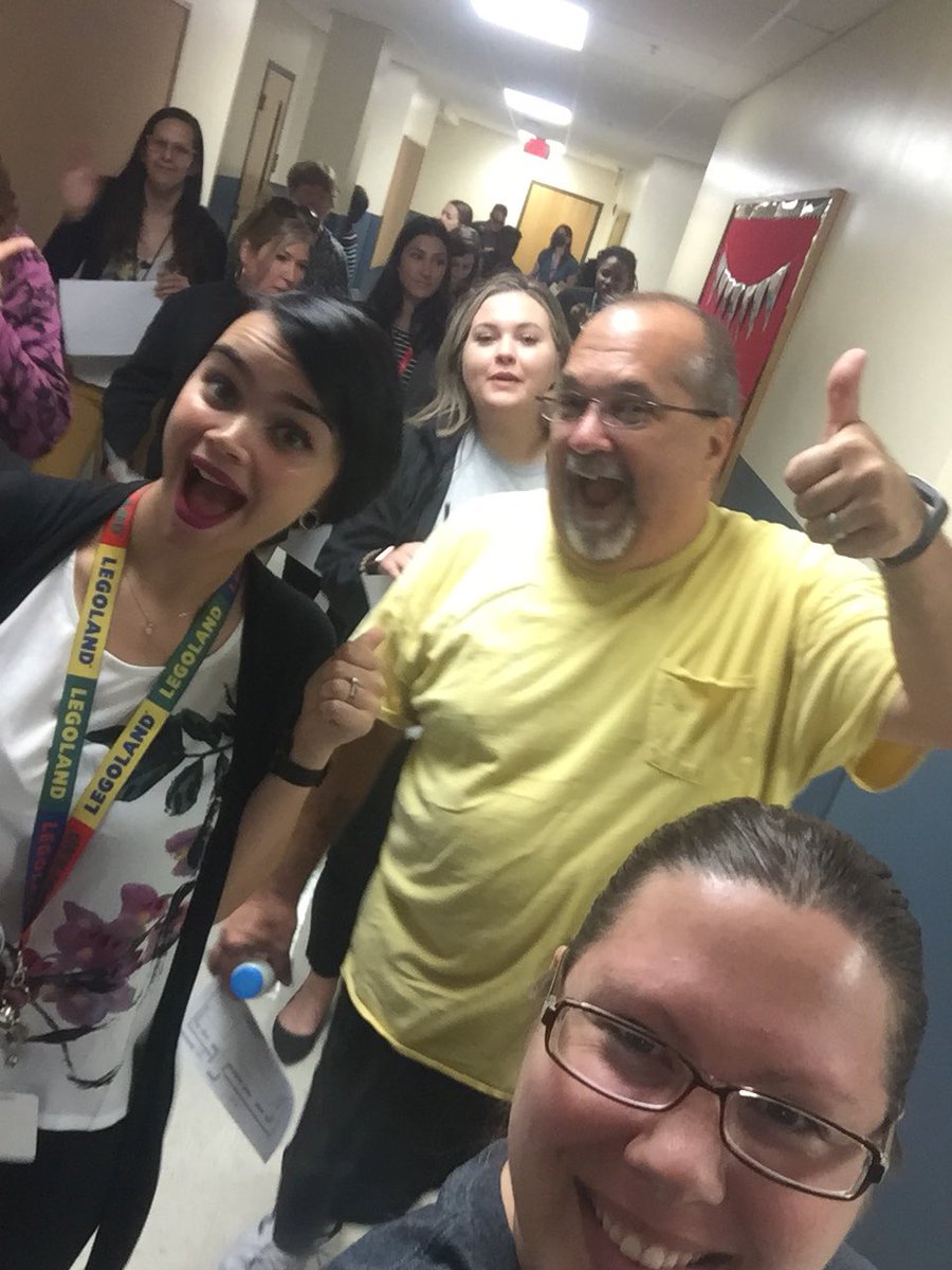 MsDeacon2's tweet photo. Fire drill walk! @WoodmontCharter @JCrtwood @RCaldwell_CSUSA https://t.co/VK1q4NdVfk
