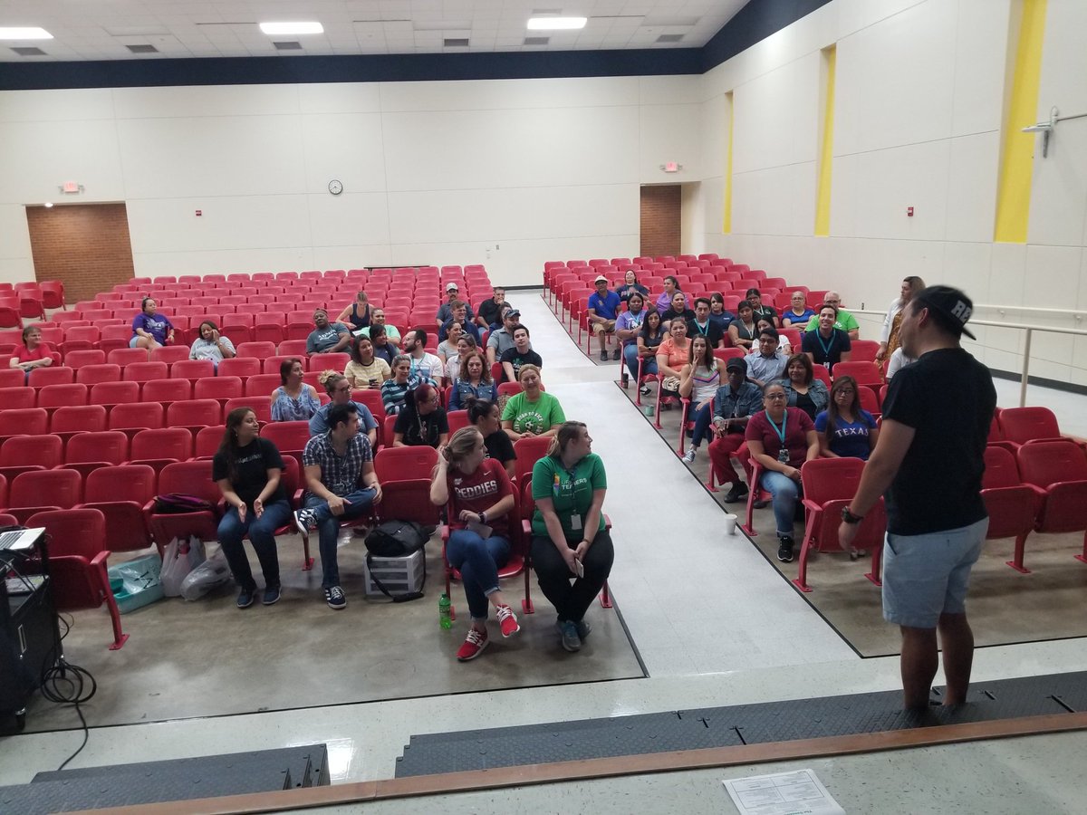 leadjrobles's tweet photo. @HBGonzalezPLA Kicking off Teacher Work Day! Welcome back, you'all :)
Let's have a great school year #TogetherIsBetter
@Tanya_N_Shelton 
@dallasschools https://t.co/wBKbslyurE
