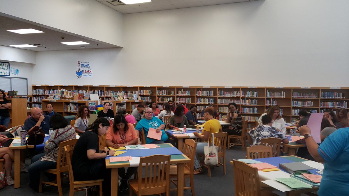 medrano_hope's tweet photo. Welcome back teachers! https://t.co/8b9UpXBVWF