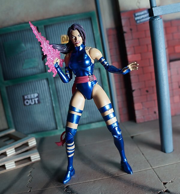 ActionFeatures's tweet photo. New Marvel Select review up! This time on the brand new @CollectDST  Psylocke figure!

Watch it here at youtube: https://t.co/69IkZq8lyL

Or head here to check it out at my blog with a photo gallery: https://t.co/Puj9i83za2 https://t.co/XrHNyByBTE