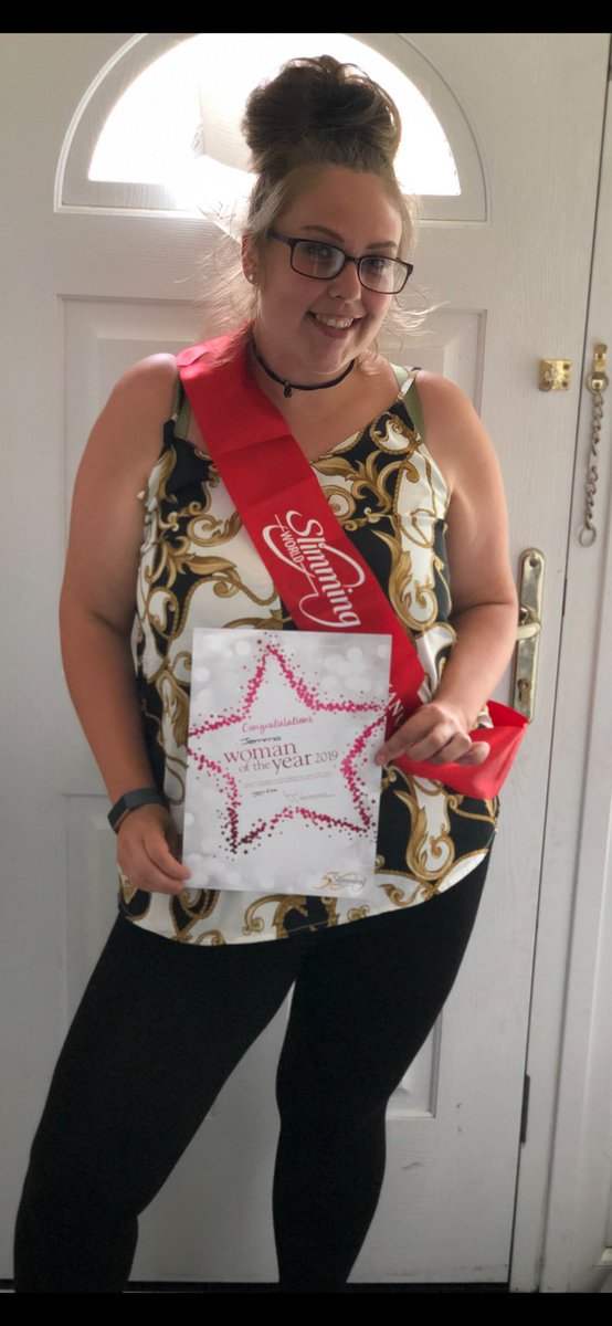 jemmaknight's tweet photo. Sooooo I only went and won it! 
Woman of the year 2019! I’m totally gobsmacked.... Thankyou for the votes! 4stone down! ❤️ 

#slimmingworld. #womanoftheyear #2019 #fatgirlslim #feelingamazing ❤️ https://t.co/QsjtxwEEji