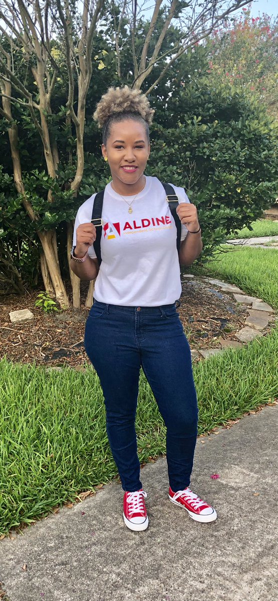 Math_is_my_jam's tweet photo. My daughter said I look like a student on the first day of school π. I told her keep waking up everyday and hope she inherited these good genes! @blackelem_AISD #Convocationready #wearealdine #movingforwardtogether @AldineISD https://t.co/1oPdstuREo