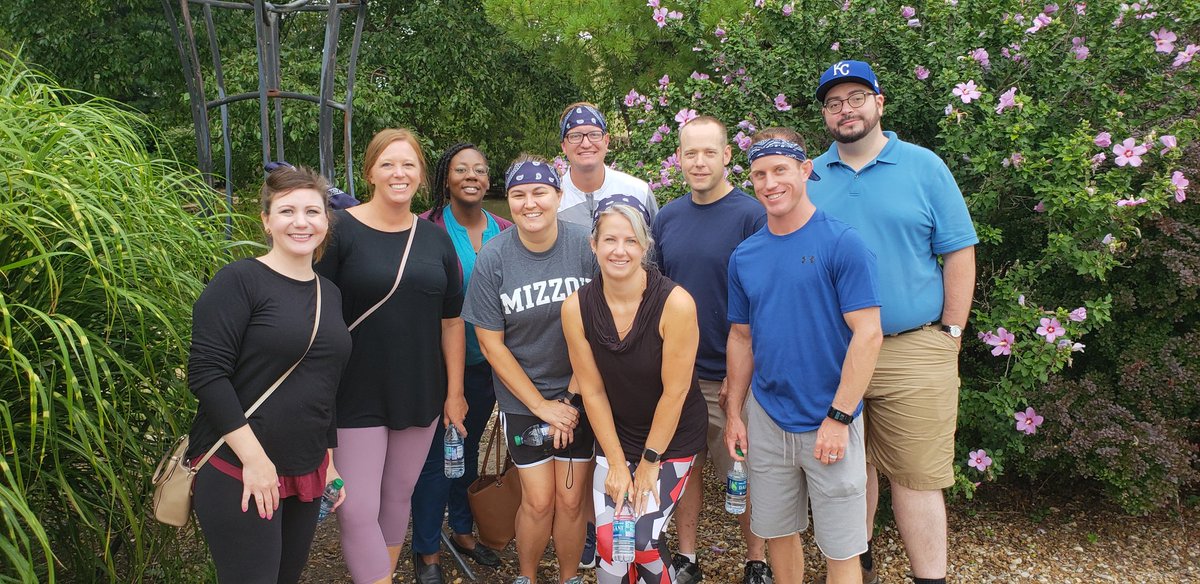 Akc_DisneyDiva's tweet photo. Here come the RAD Navy Knights! #madeinr7 #titanpride https://t.co/1pH0EvUsng