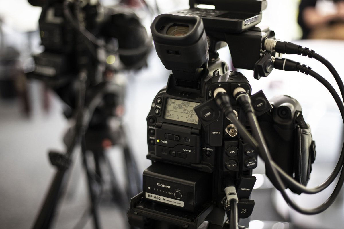 armonicafilm's tweet photo. The best video equipment for the best video crew! 📽️😀📸
#awesome #videoequipment #cameracrew #canon #c300mkII #c300 #c100 #c100MKII #canonc300 #canonc100 #professionalvideo #armonicafilm #onset #setlife #bestjob #fun https://t.co/rvF7jaJLis