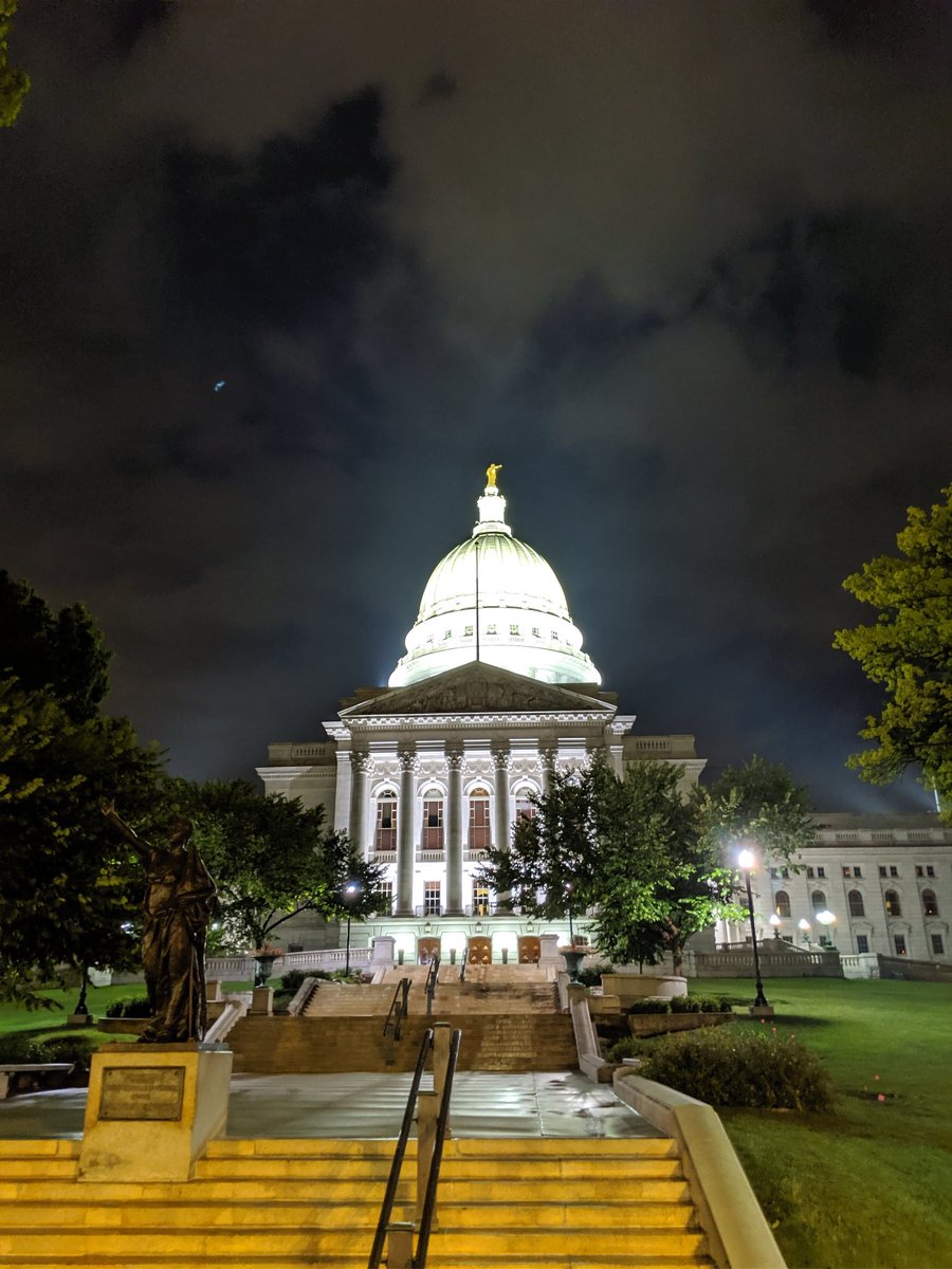 UWBadgerLawyer's tweet photo. Caught this shot of the Capitol last night after a brief but intense storm passed through. #capitol #Madison #lawyering #wisconsincapitol #capitolbynight #forwardwi https://t.co/sE35uC3lEE