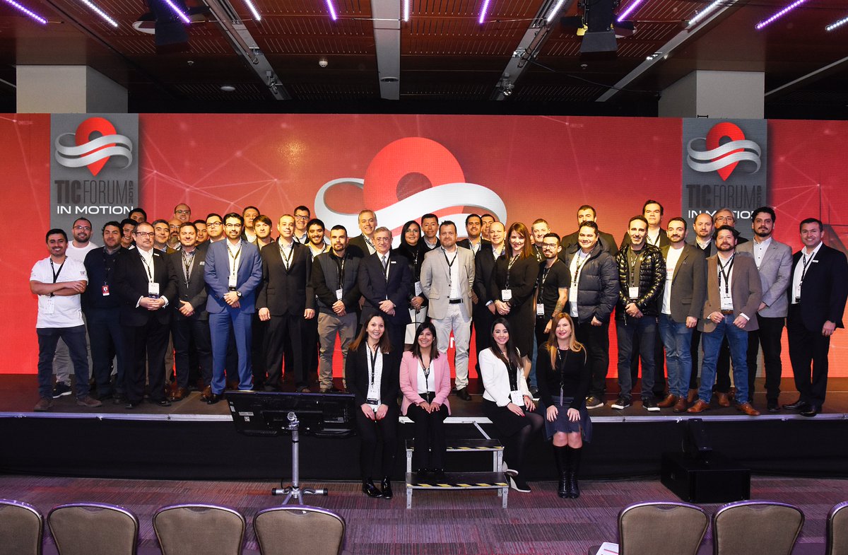 LogicalisLATAM's tweet photo. Todo el equipo de #CoasinLogicalis listo en Santiago para recibir a nuestros clientes en la tercera parada del #TICF2019. https://t.co/v4DtYS4575