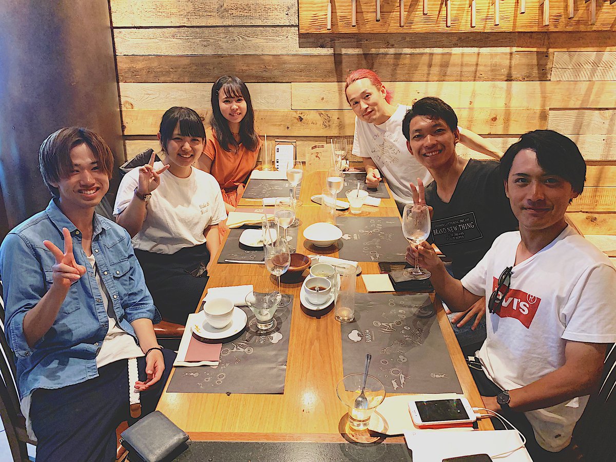 mokurosu's tweet photo. ISO fes2019でボランティアクルーを務めてくれた東京スクールオブミュージック＆ダンス専門学校（西葛西校）の学生リーダーズとちょい遅めの打ち上げをしました🥂みんな本当にありがとう❣️卒業したら今度は業界でまた会おうね👍

#tsm #isofes #crew #専門学校 #卵 #将来 #未来 #学生 #ボランティア https://t.co/1p5GkhjiRZ