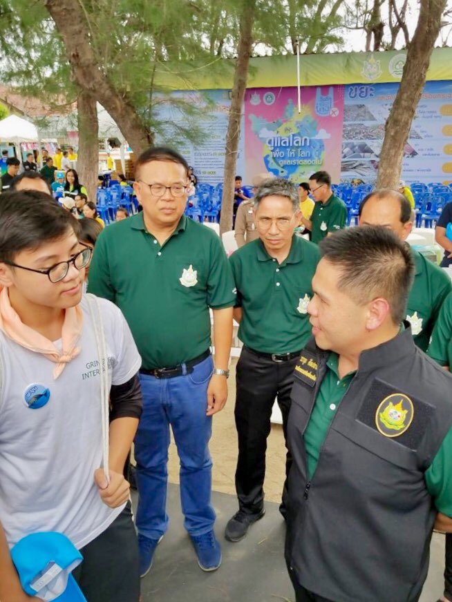 gringreenintl's tweet photo. One of our GGI admin discussing eco-responsibility and the power of student-led advocacy with the new head of the @MinistryOfNaturalResourcesAndEnvironment, @MONRE, @กระทรวงทรัพยากรธรรมชาติและสิ่งแวดล้อม. We are STRONGER together. Let's GET IT! 🌳🌊
.
.
.
#ChangeMakers #Ministry https://t.co/mSkXTEi7rN