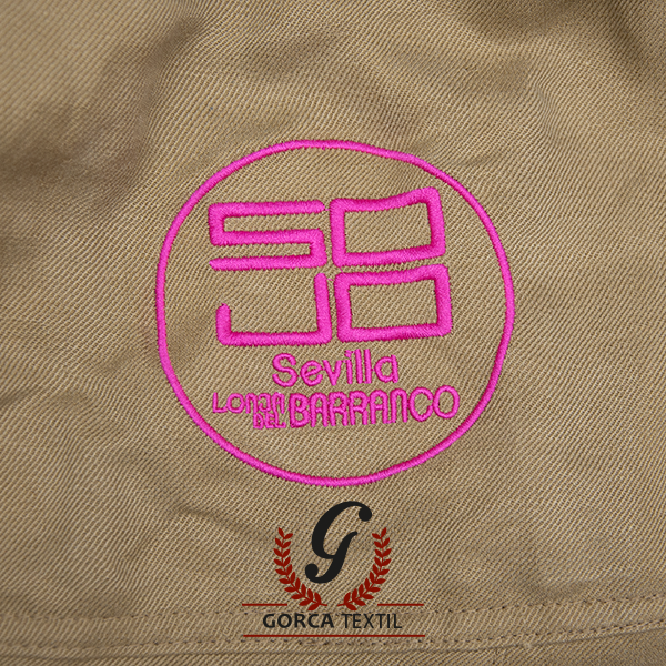 GorcaTextil's tweet photo. Una vez más, los amigos de @SojoSevilla vuelven a confiar en nosotros.

En esta ocasión, hemos bordado el nuevo vestuario de las camareras. 

📲 https://t.co/Koko3XiZZW

#mercadolonjadelbarranco #felizjueves #tapas #gastronomia https://t.co/YRvrfAgwTi