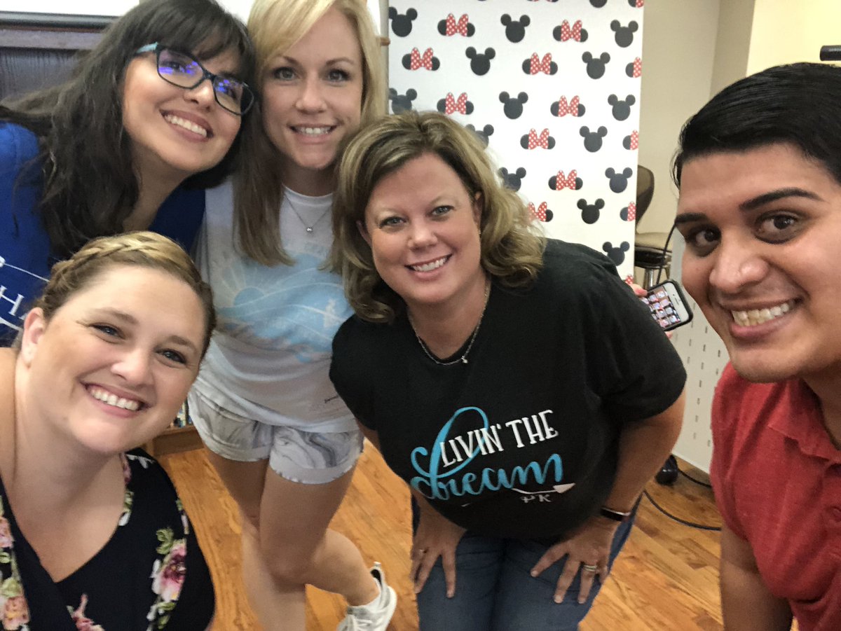 MrPadronsClass's tweet photo. J-crew #florenceblackelm #selfie4 https://t.co/vsYdqyzWml