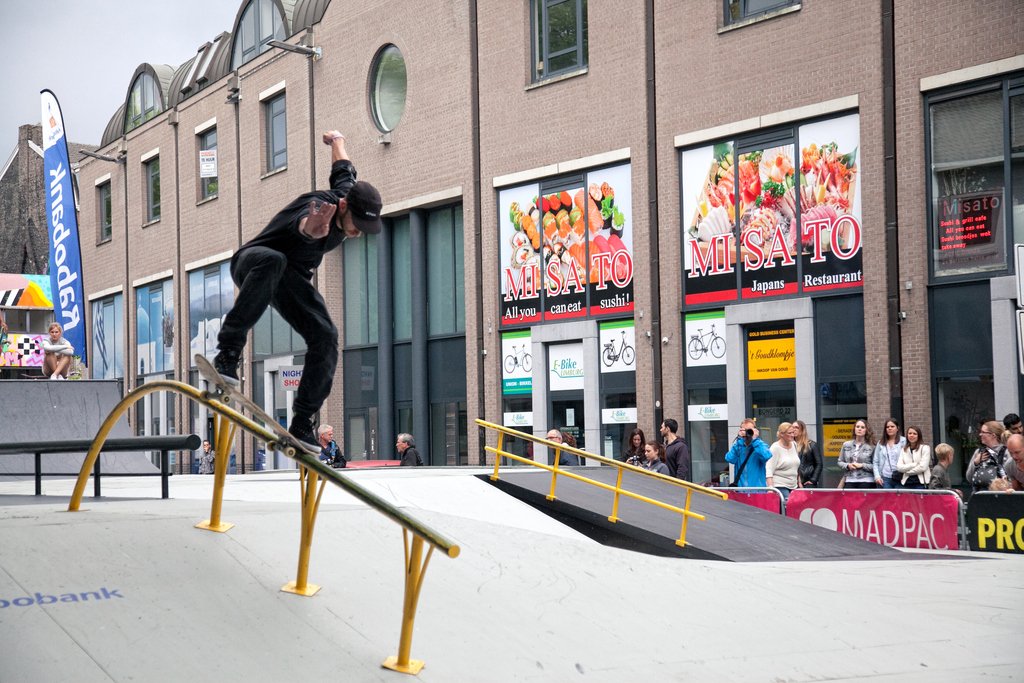 Pro_Freestyle's tweet photo. 4 Sports, 3 Days, Street Jam, Clinics & Demos, Breakdance and Music.... ARE YOU READY? Tomorrow is THE DAY! Here we go! π₯
#profreestyle #profreestyle19 #skateboarding #skate #urbansports #netherlands #extremesports #heerlen #limburg #actionsports #streetcontest #sportevent https://t.co/uEycCutyPQ