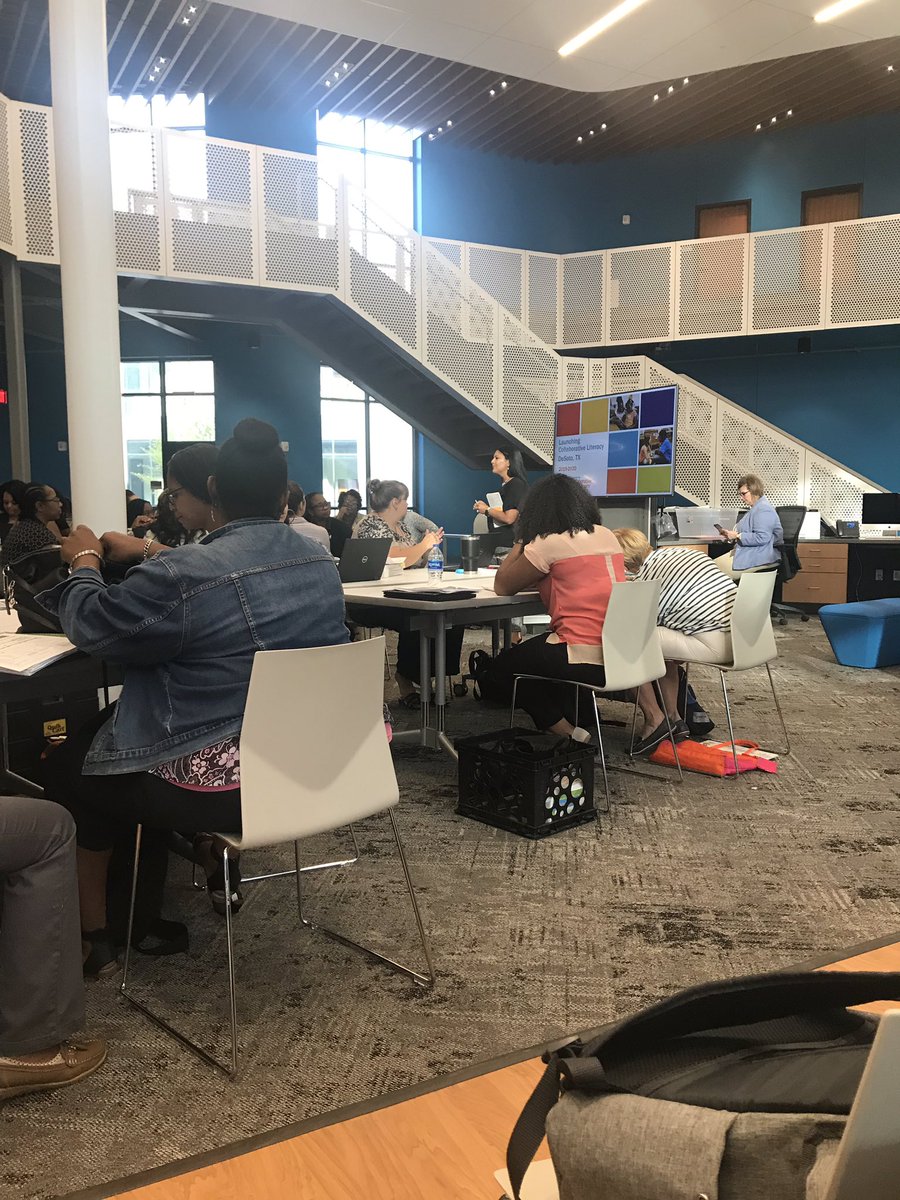 TameraSlaughter's tweet photo. So excited to be watch @vdlr_vasquez provide professional learning to K-2nd teachers at Desoto ISD! @desotoisdengage @CollabClassroom #collabclass #literacy #teachers #CollaborativeLiteracy https://t.co/jgL2QxbfiE
