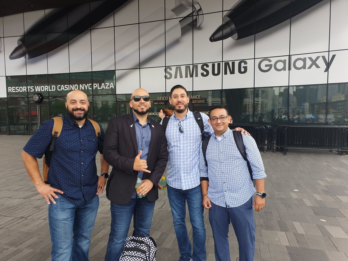 CoachJBrazil's tweet photo. Samsung Galaxy Note 10 unpacked in Brooklyn NY! I had an absolute blast representing South central with some of the coolest people I know. This is how we stay #SCTIGHT. Its officially #Note10SZN LETS GO!! #SamsungPowershare #STXISBEST @Krivs14 @pj_toms https://t.co/RtdpgQN6mT