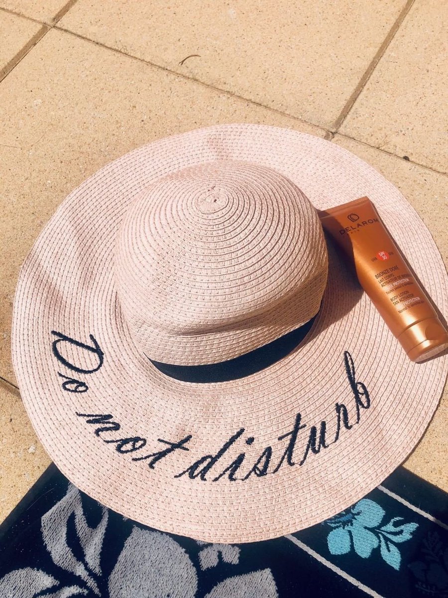 Delarom_Paris's tweet photo. C'est les vacances 🏝⛱☀️

N'oubliez pas de protéger votre peau des rayons du soleil grâce à la crème solaire Bronze Dorée des Laboratoires DELAROM.
Elle hydrate la peau et possède un indice SPF 30 qui permet de la protéger contre les rayons du soleil.🌴

https://t.co/DNtWmeCqZw https://t.co/aqmfOgtsKV