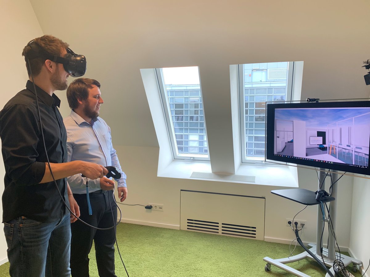 combine_Consult's tweet photo. Ab jetzt gibt's uns auch in VR! Wir tauchen in neue, virtuelle (Arbeits-)welten ein 😎🤓 Unsere Kunden hatten heute Riesen-Spaß beim VR-Workshop. #VirtualReality #Arbeitswelten https://t.co/F9PG5OxwWl
