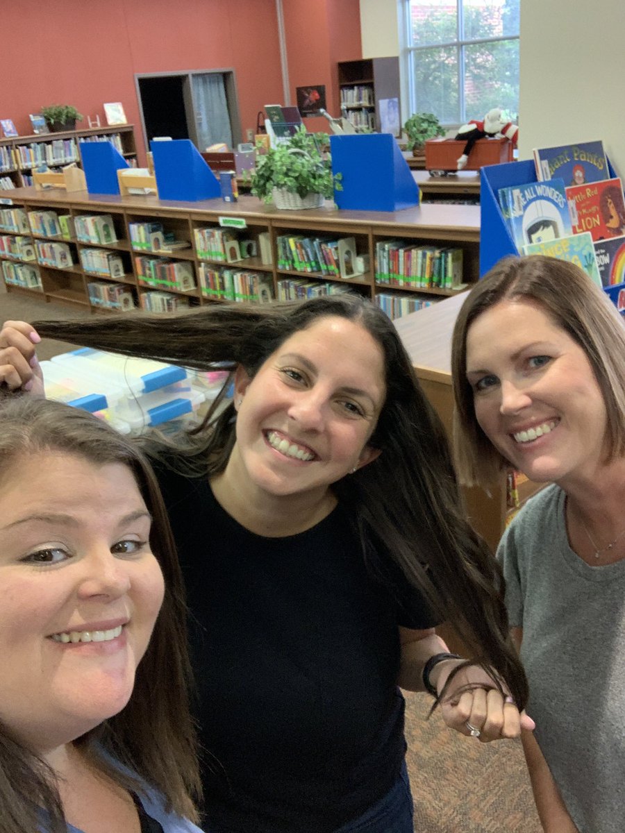 #florenceblackelem Selfie Ice Breaker fun! #samehaircolor #kindof
