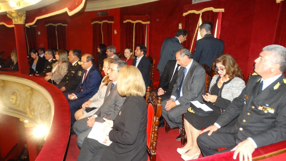 Ayer se realizó la tradicional Velada de gala en el Teatro Vera por un nuevo Aniversario de la Policía de Corrientes
En participaron: la Banda de Música de la Policía de la Provincia de Corrientes, el Grupo Alborada y Diego Gutiérrez, por la celebración de su 48 aniversario.