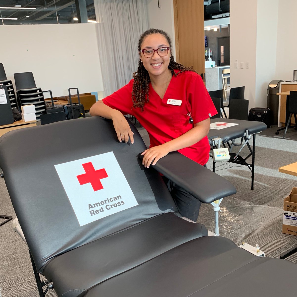 OPENLANEnews's tweet photo. Today the #KARsquad is giving back … blood! American Red Cross of Indiana is experiencing a blood shortage so we're hosting onsite blood drives at KAR HQ and Woodland offices! #KARintheCommunity https://t.co/lAc8Y70KPe