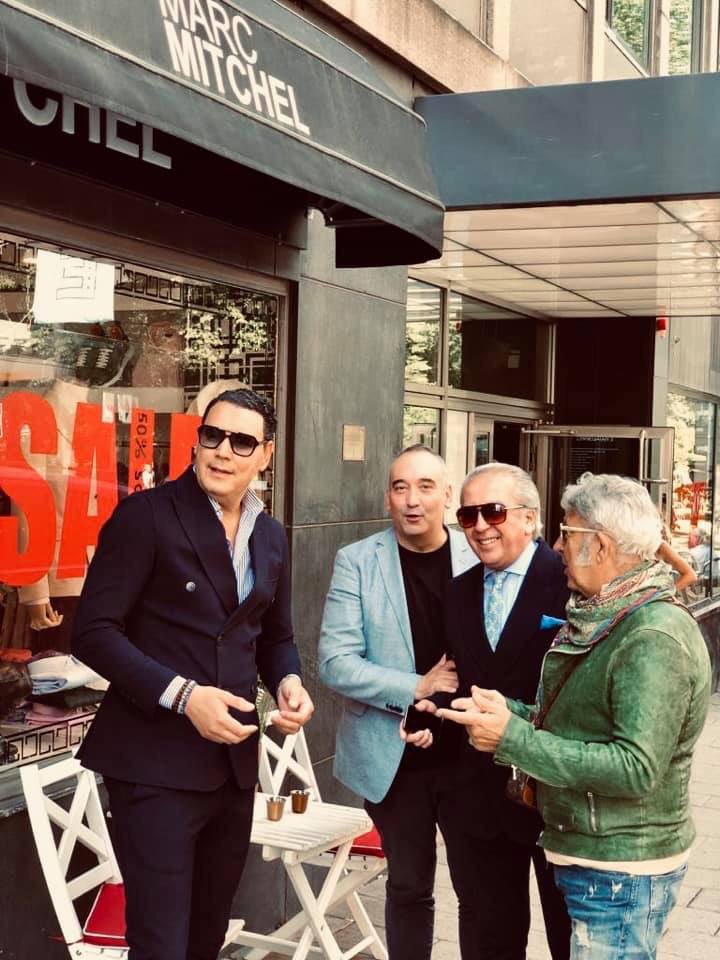 Karljohanolsson's tweet photo. Alla förebilder i en bild! #modelejon #marcmitchel https://t.co/YJL3Nj0cpm
