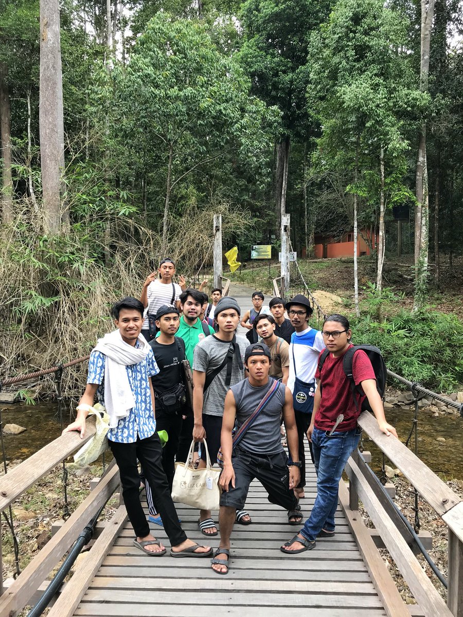 ahmadrathomie72's tweet photo. Lata tembakah with ma boizzz #skml 🤘🌞 https://t.co/Swmk0s7HzN