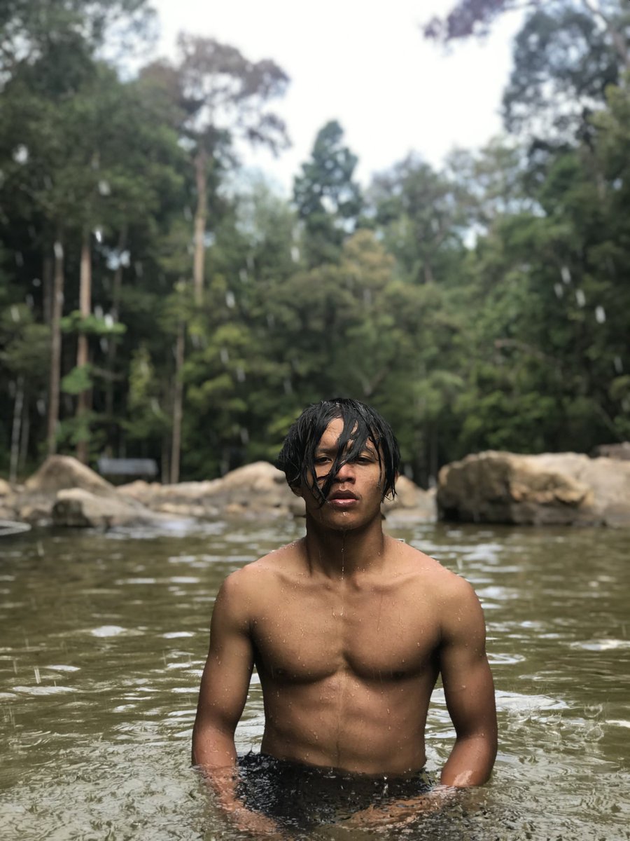 ahmadrathomie72's tweet photo. Lata tembakah with ma boizzz #skml 🤘🌞 https://t.co/Swmk0s7HzN