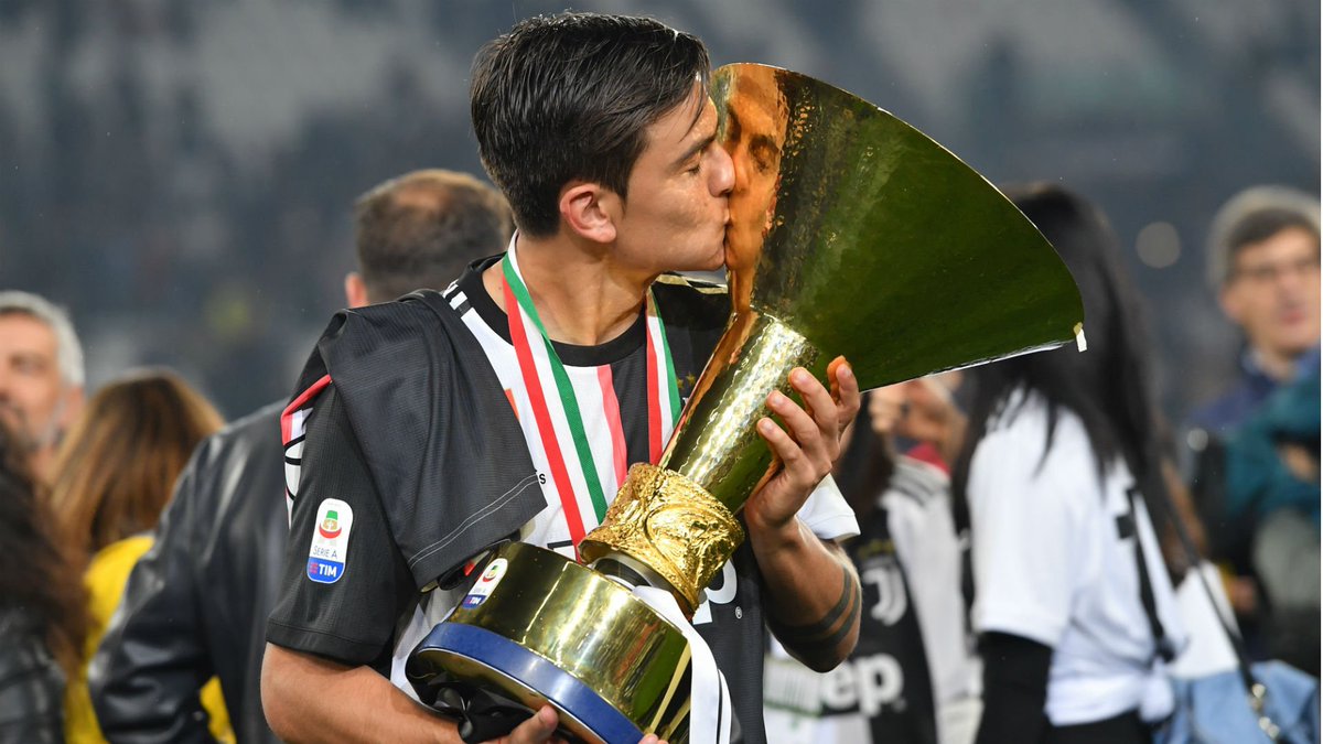 juvefcdotcom's tweet photo. Sarri reportedly told his staff at Continassa: "If I had €70m, I would sign Dybala for myself.” [Momblano] https://t.co/x0nWcbnKUz