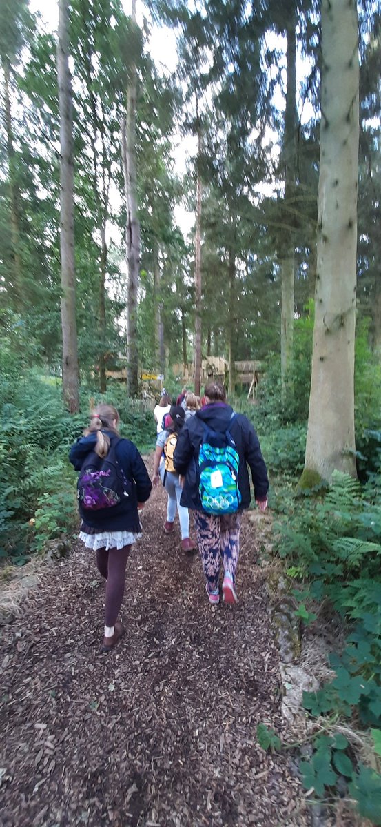 oakleatrust's tweet photo. 😎We're over here....Oaklea shortbreak activity for young people at Lowther Castle...fun, frisbee and fab picnic time in the Castle Gardens🌻 https://t.co/yhlMCrPiUh
