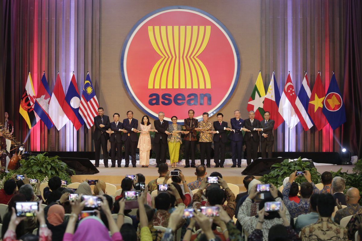 IndonesiainDC's tweet photo. @ASEAN has always been one of the main cornerstones of Indonesian diplomacy and consequently, one of Indonesia’s top priorities.

#IniDiplomasi #ASEANDay #ASEANWay #ASEAN52 #IndonesianWay https://t.co/asByPaYIjK