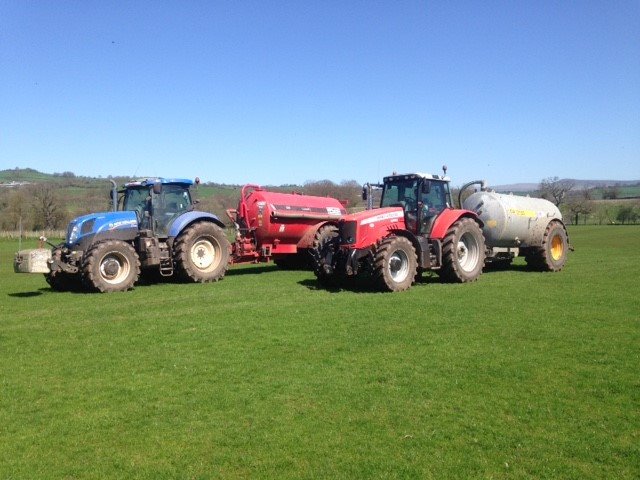 4RGroup's tweet photo. Supporting farmers nationwide with organic wastes for agricultural benefit #soilimprovers #Farm24 https://t.co/jSyc6dpD8j
