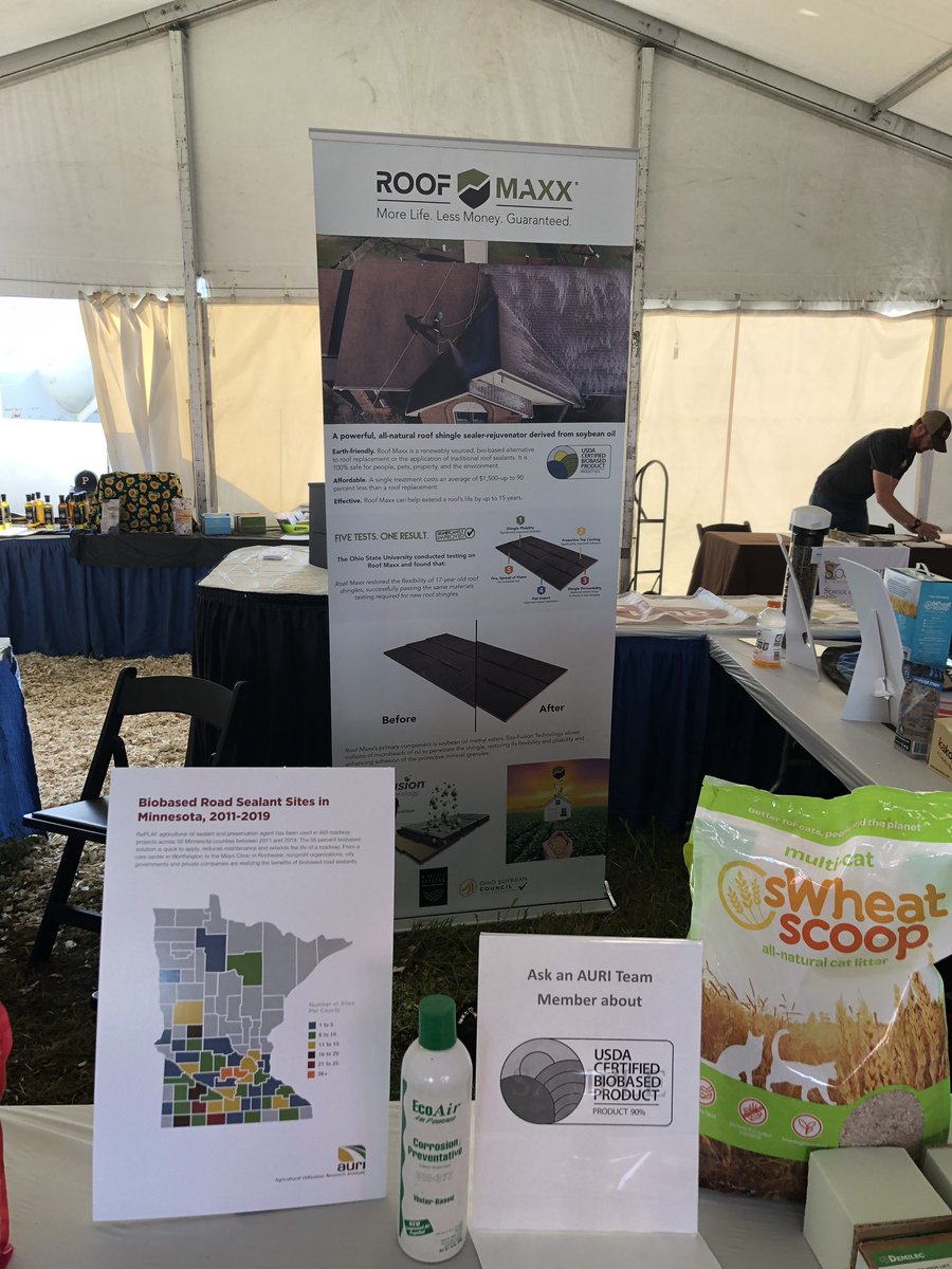 AURIcomm's tweet photo. We’ve got #roofmaxx, yes we do! We’ve got Roofmaxx, how about you??? #biobased #MNFarmfest19 https://t.co/cgM0lVAoOU