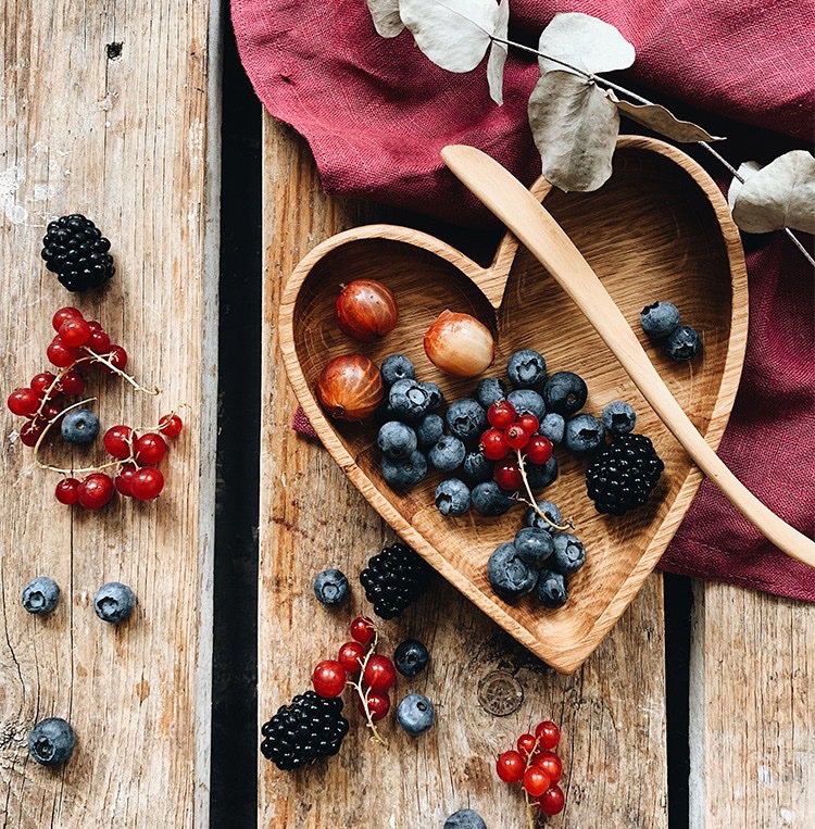 Wooden plate filled with berries is not about the food, it’s about the beauty of our summer. ❤️❤️
To order the plate just DM us.
#threesnails #homedecor #woodplate #woodenplate #деревяннаятарелка #деревяннаяпосуда