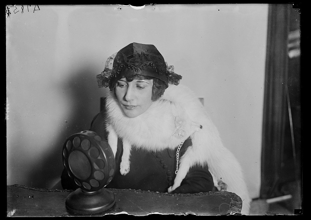 mindpop's tweet image. I'm on TheMoth, the cool US storytelling radio show. I tell the story of sneaking out of a hospital after brain surgery to go to a party. mindpop.net #braininjury #stroke #disability #headwayuk #aphasia