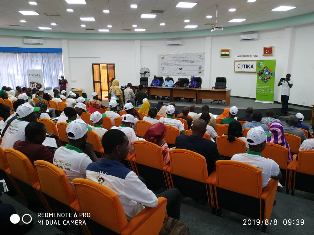 MounkailaSani1's tweet photo. Cérémonie d'ouverture de #YouthAgribusinesForum (YAFO-Niger) à la maison de la presse organisé par #Agriprofocus 1/2 https://t.co/5rKCNq9Unz