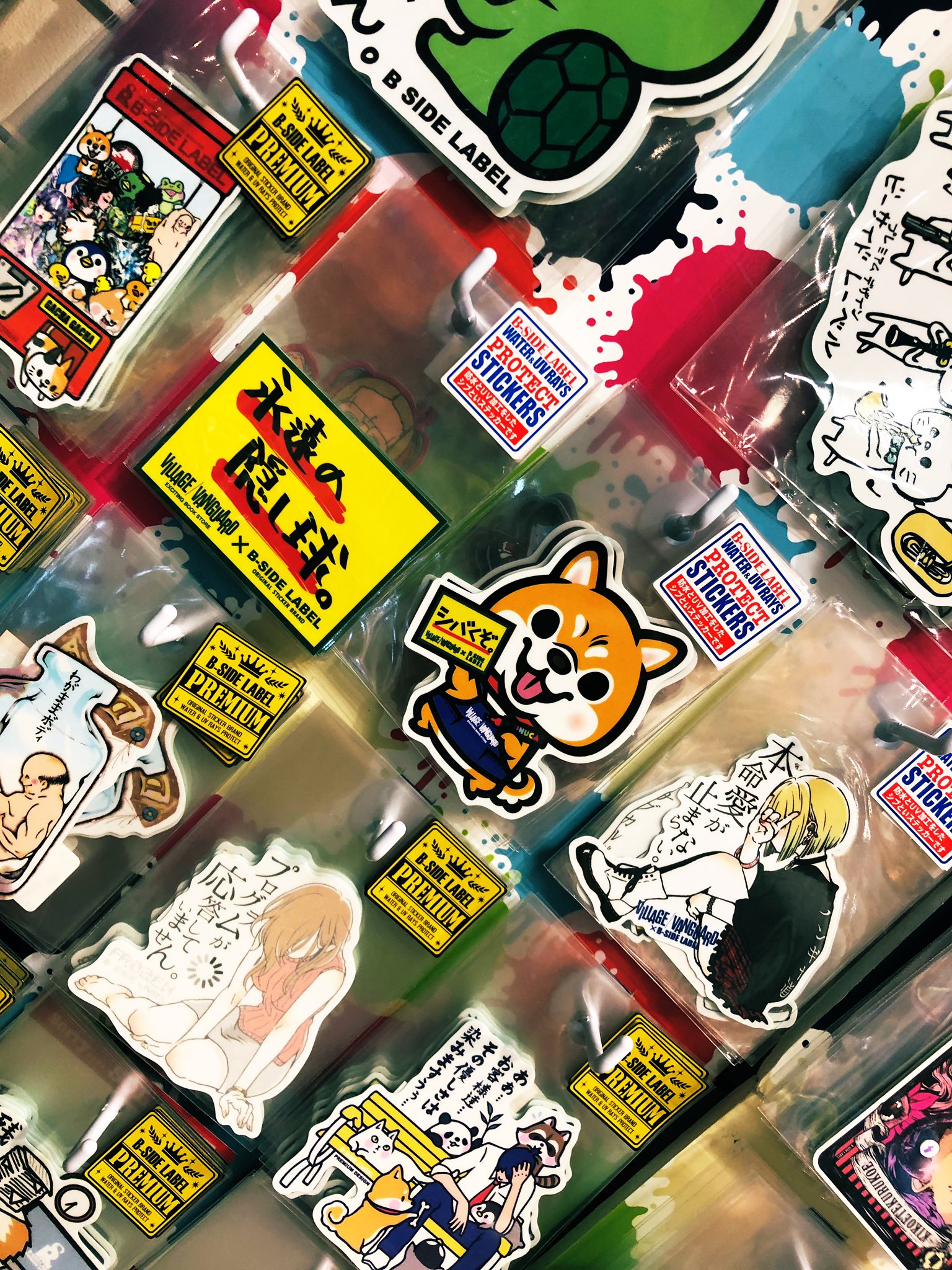 ステッカー屋 B Side Label ヴィレッジヴァンガードプラス店 こんにちはー 今日からヴィレッジヴァンガード プラス店さんにもヴィレヴァンコラボステッカーが入りましたー プラス店さんは越谷レイクタウンmoriの1階ですよー ぜひぜひgetしちゃって