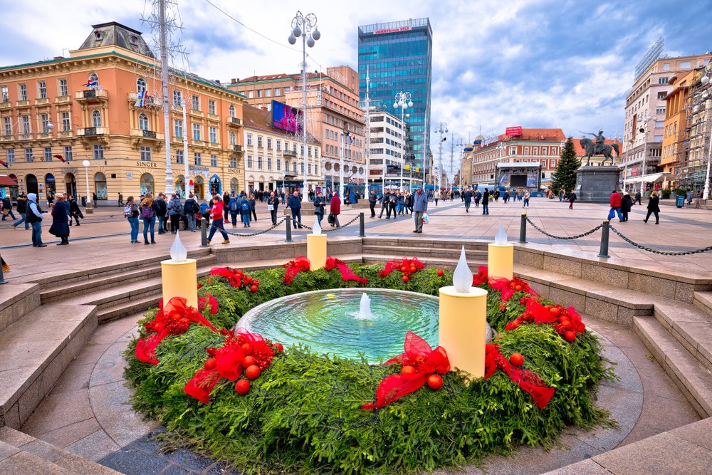 DublinAirport's tweet image. Zagreb was voted Europe's Best Christmas Market for 3 years in a row by Lonely Planet. It's also got museums, street art, bars &amp;amp; restaurants. Win flights for 2 with @croatiaairlines Follow &amp;amp; RT to enter. #DUBZagreb